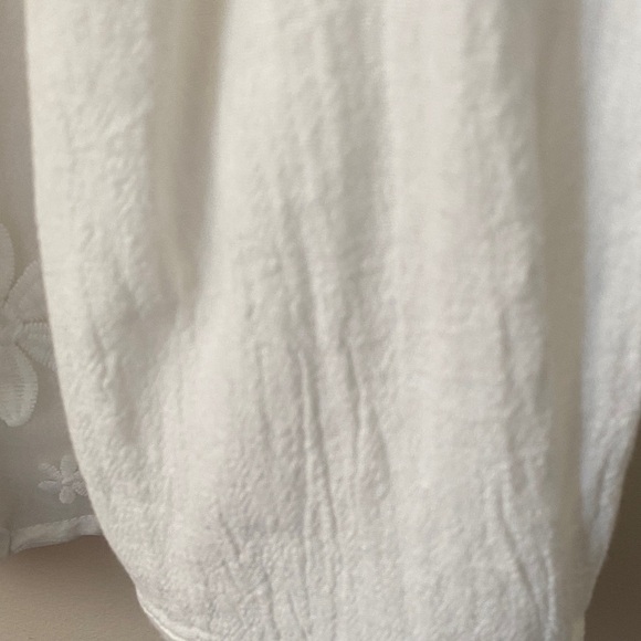 White Floral lace Women's Top - Picture 3 of 6